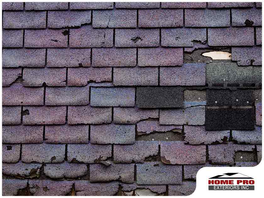 Shingle Cracking and Splitting: What’s the Difference?